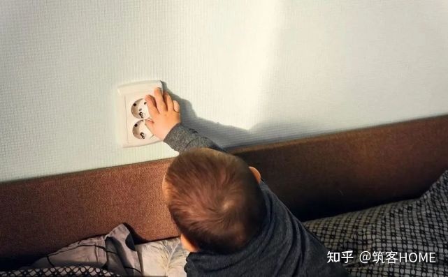 19楼装修_复试楼楼梯装修图片欣赏_1楼带花园的房子装修图片
