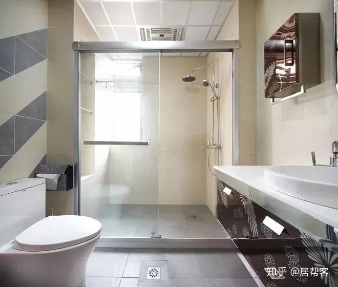 客厅玻璃隔断装修_玻璃隔断装修效果图_个性展厅玻璃隔断装修效果图