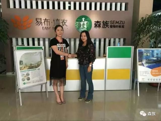 窗帘店装修效果图_高档窗帘店装修效果图_墙布窗帘软装店装修效果图片