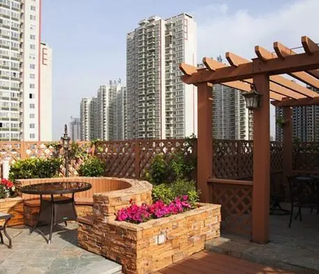 跃层带露台的房子