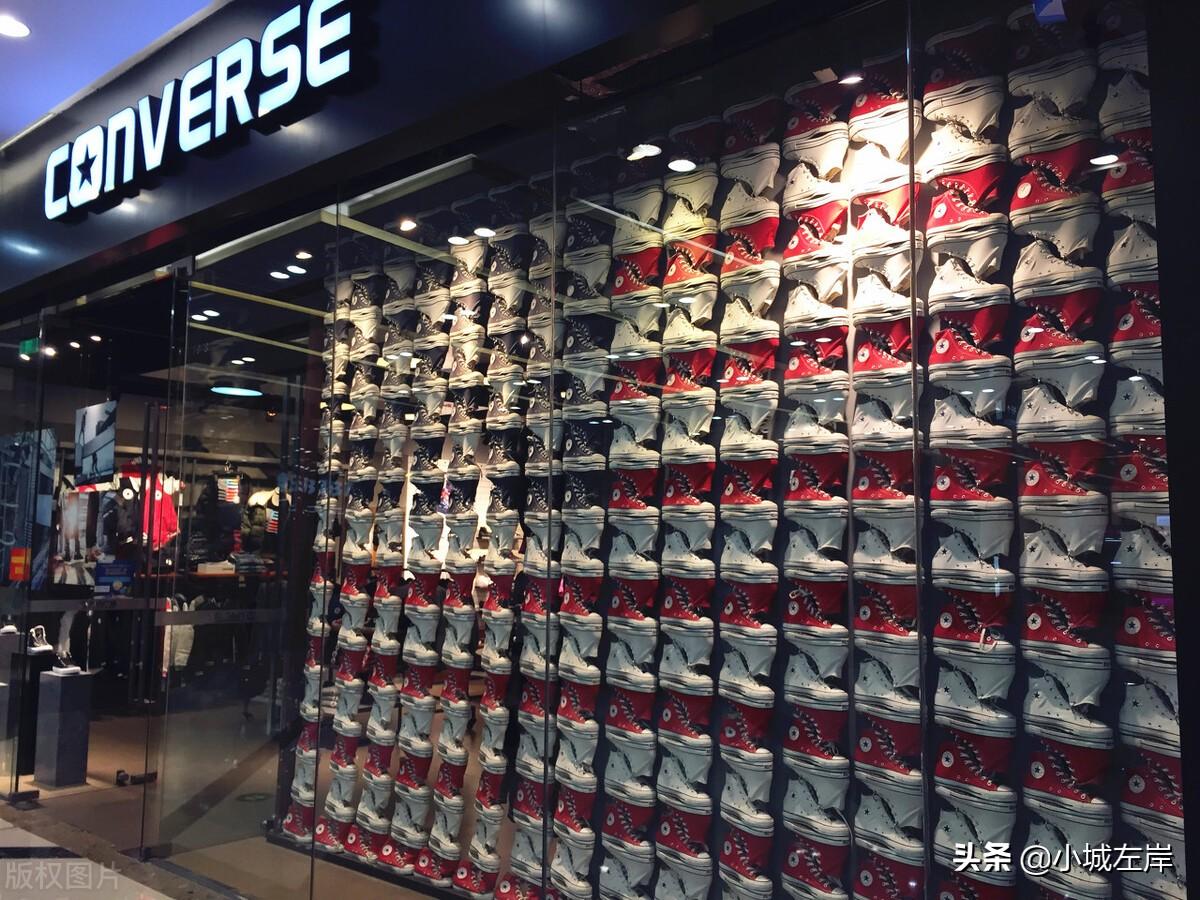 运动鞋店装修货架图_外贸童鞋店装修效果图_鞋店装修效果图