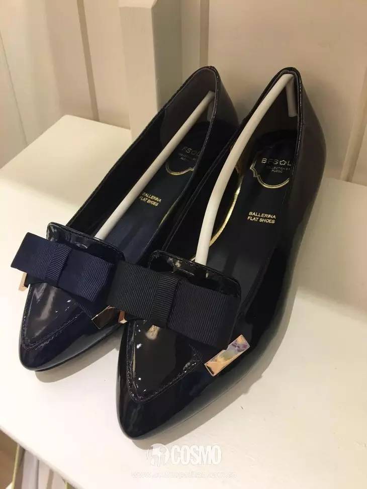 内衣店装修图_烘培店装修cad图_图满多装修效果图童装店
