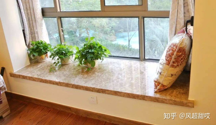 客厅飘窗装修效果图欣赏_大飘窗客厅装修效果图_客厅飘窗装修效果图