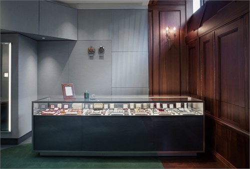 中华古玩网老嚣横秋店_古玩古玩鉴定师前景_古玩店装修