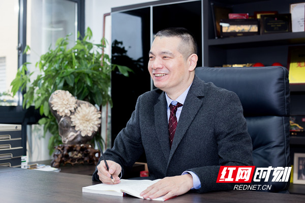 湖南一高校暑期装修宿舍学生物品疑被盗走？校方：正在调查