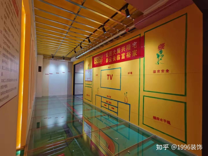装修入户天花板设计_上海大平层装修春亭设计_杭州装修设计