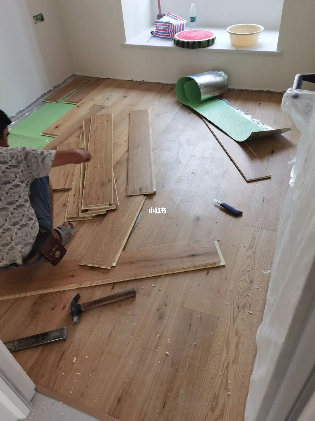 居家装修客厅地面用玻璃行不行_地面装修_地下室地面装修