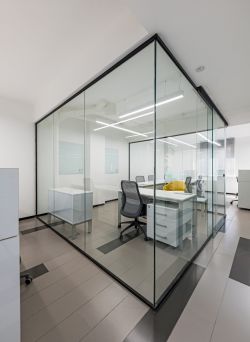 办公室玻璃隔断装修_厨房玻璃隔断装修效果图_玻璃隔断装修效果图