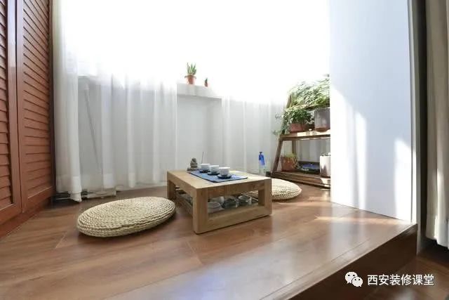 新中式休闲阳台装修效果图_生态木休闲小阳台装修效果图_休闲阳台装修效果图