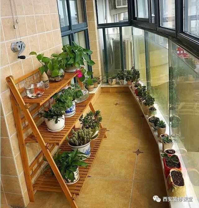 生态木休闲小阳台装修效果图_休闲阳台装修效果图_新中式休闲阳台装修效果图