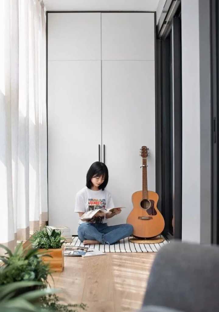 新中式休闲阳台装修效果图_休闲阳台装修效果图_生态木休闲小阳台装修效果图
