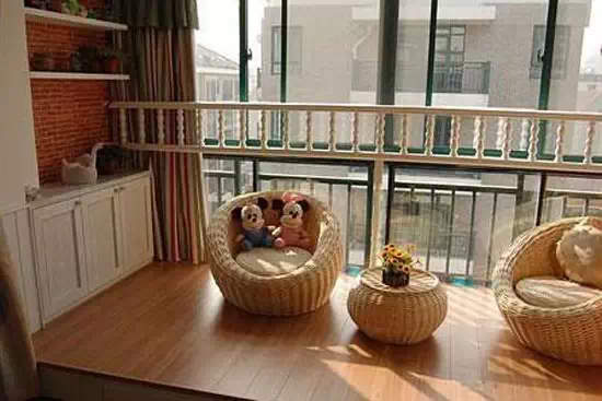 弧形阳台窗户装修效果图_阳台窗户装修效果图_半截阳台窗户怎么装修