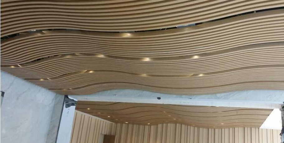 客厅吊顶装修造型图片_装修吊顶造型_装修木工吊顶造型图片