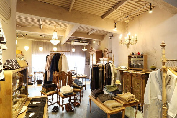 小服装店装修_小漠服装淘宝店地址_小卷粉早点铺装修店